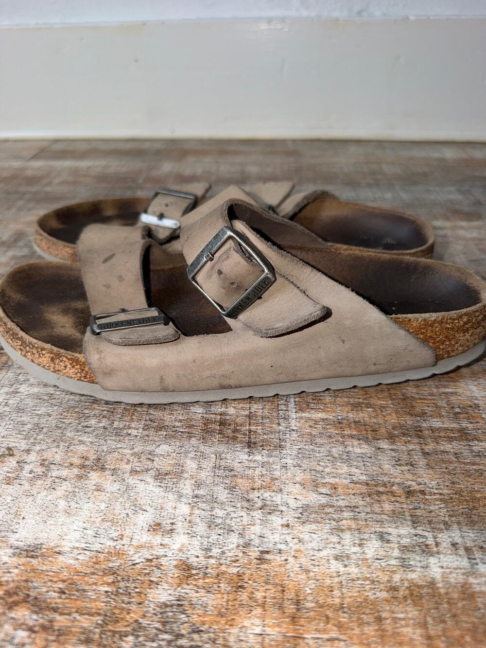 Birkenstock Arizona Beige Suede Boho Buckle Slide Sandals Size EU 40 M 7.5 W 9.5